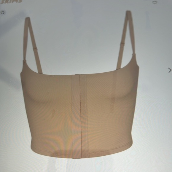 Skims Fits Everybody Adaptive Cami - Picture 9 of 9